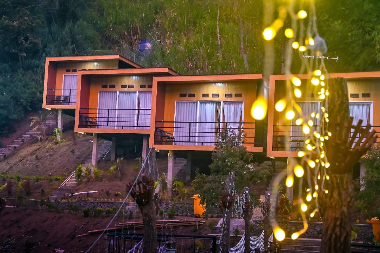 Damalung Glamping cabins